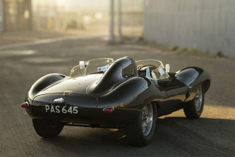 Винтажный 1955 Jaguar D-Type стимостью 4 млн. долларов