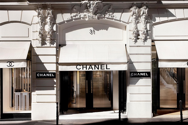 Chanel снизит цены в России и Китае