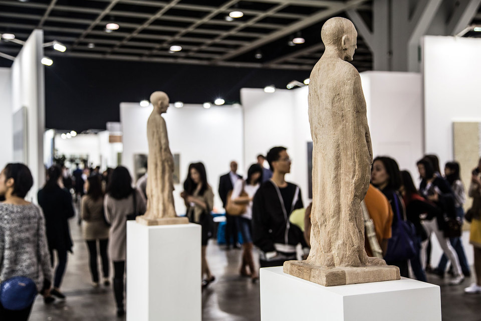 Фоторепортаж с ярмарки Art Basel 2015 в Гонконге