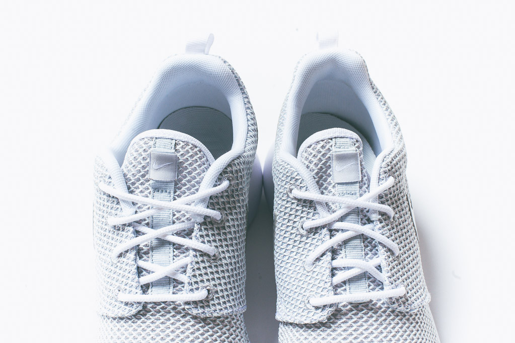 Кроссовки Nike 2015 Womens Roshe Run White/Metallic Platinum & Hot Lava