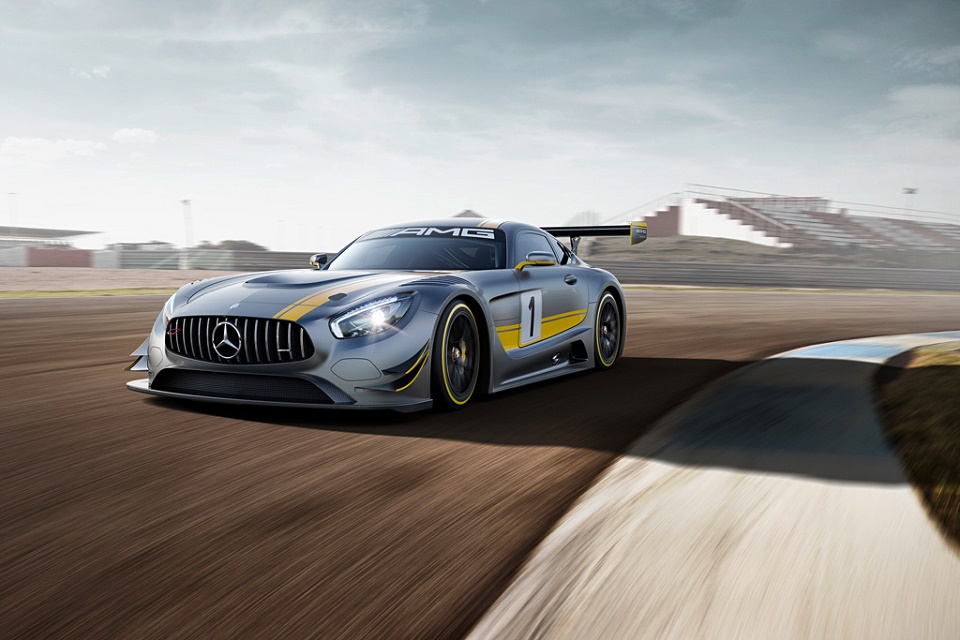 Опубликованы новые снимки гоночного суперкара Mercedes-AMG