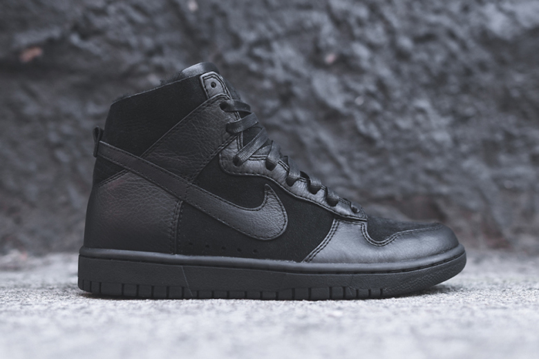 Nike Dunk Lux High Sherpa Triple Black PEROU