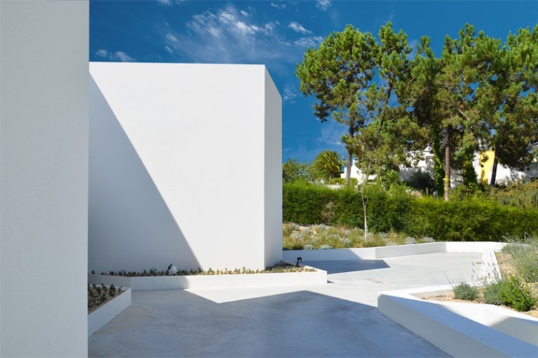 Туристический комплекс в Португалии от Montenegro Architects