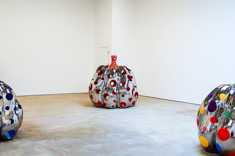 Выставка Яёи Кусамы «GIVE ME LOVE» в нью-йоркской галерее Дэвида Цвирнера