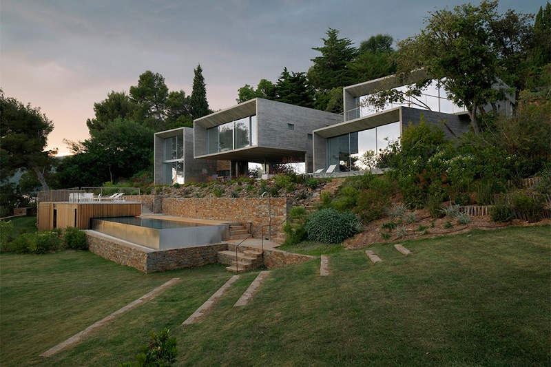 Загородный дом на юге Франции от Pascal Grasso Architectures