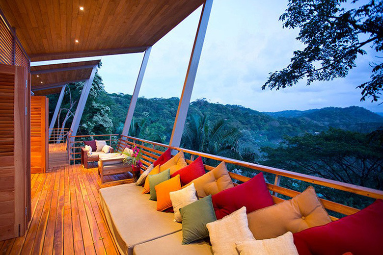 Дом Casa Flotanta в тропическом лесу над Тихим океаном в Коста-Рике