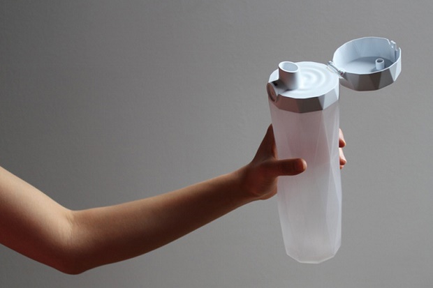 Hidrate Me — бутылка для воды, которая напомнит Вам попить