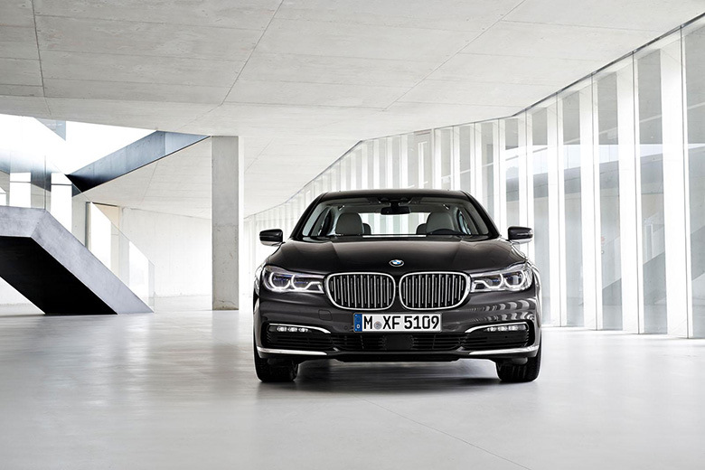 Представлен новый BMW 7-Series с пакетом M Sport