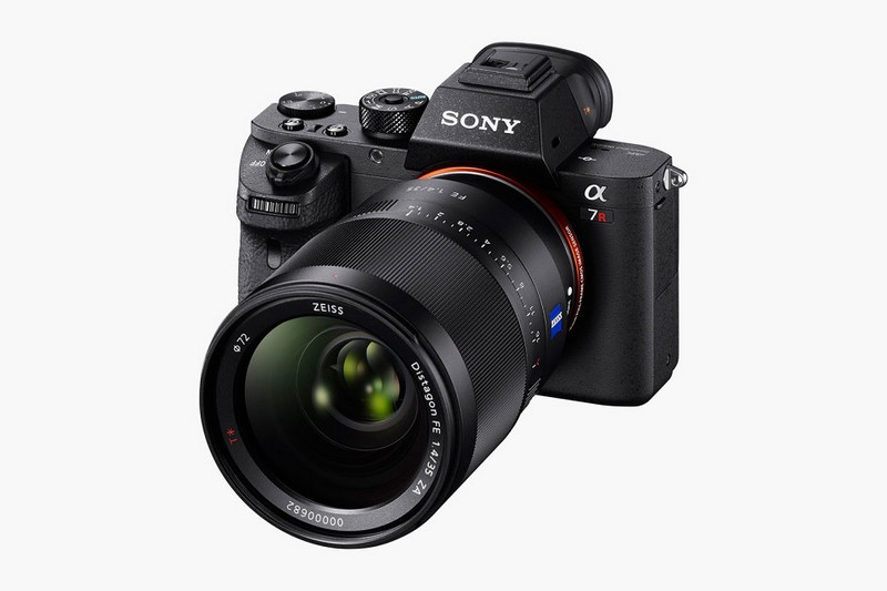 Sony a7R II: полнокадровая «беззеркалка» с 42-Мп датчиком и функцией записи 4K-видео