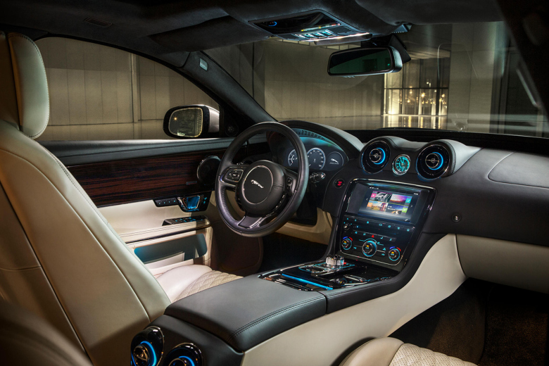 В Великобритании представлен обновленный Jaguar XJ 2016