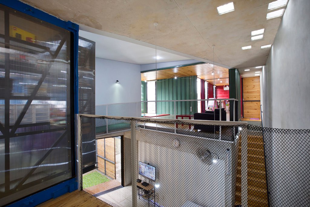 Atelier Riri представили новый проект дома из морских контейнеров