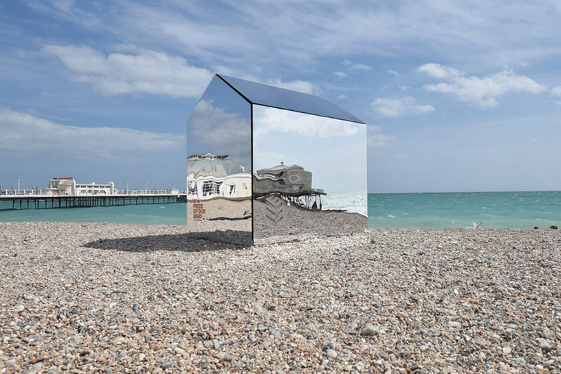 Зеркальная пляжная хижина от ECE Architecture