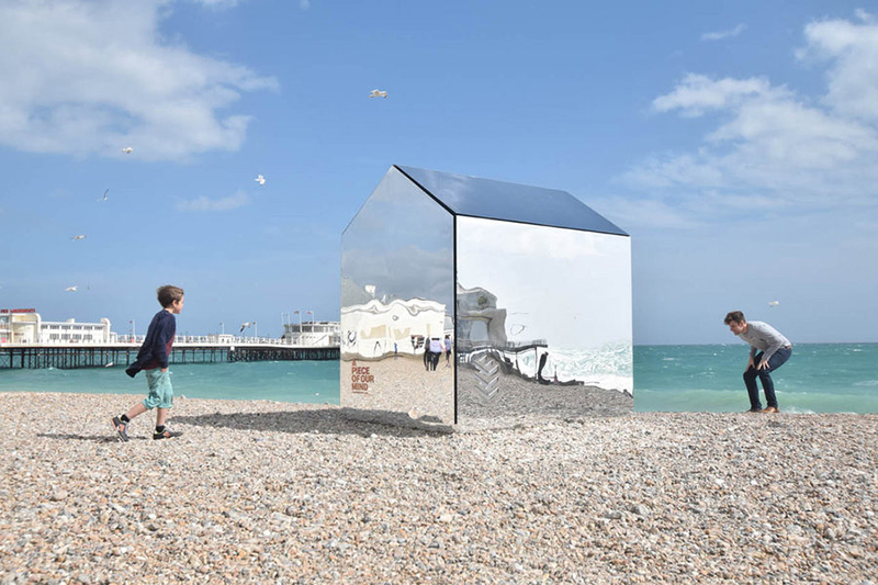 Зеркальная пляжная хижина от ECE Architecture
