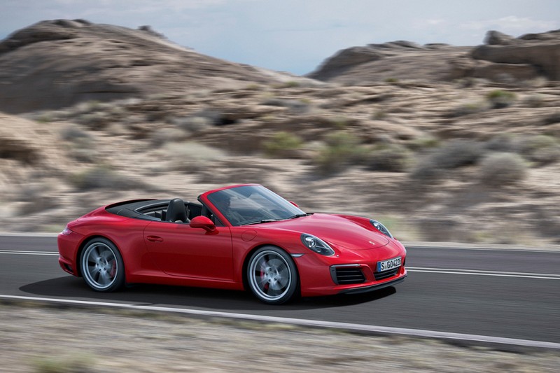 Porsche раскрыла обновленный 911 Carrera