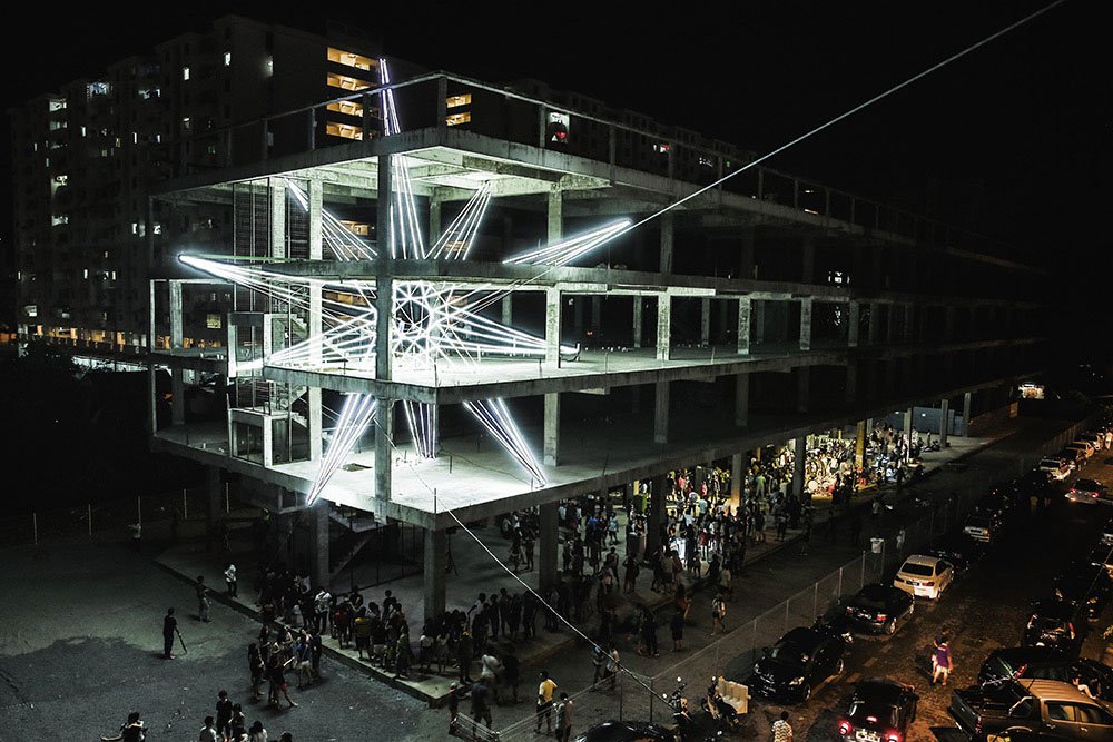Пятиэтажная звездная LED-инсталляция от Юнь Она