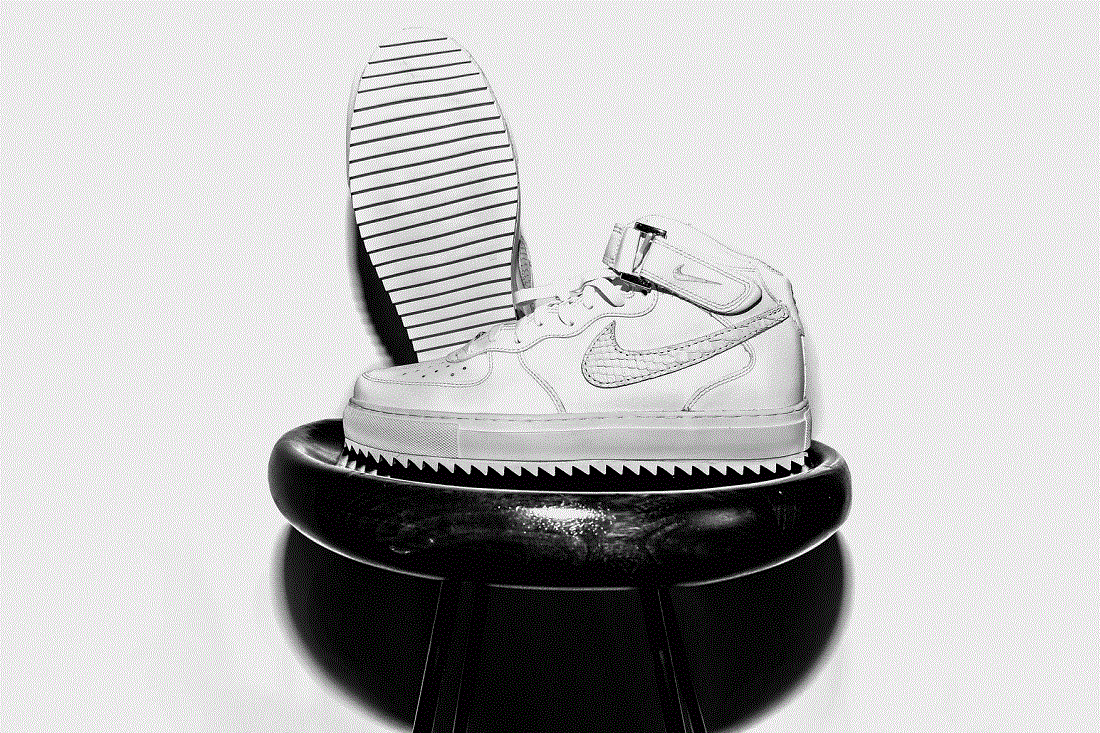 Джон Гейгер и The Shoe Surgeon представили белоснежные Nike Air 