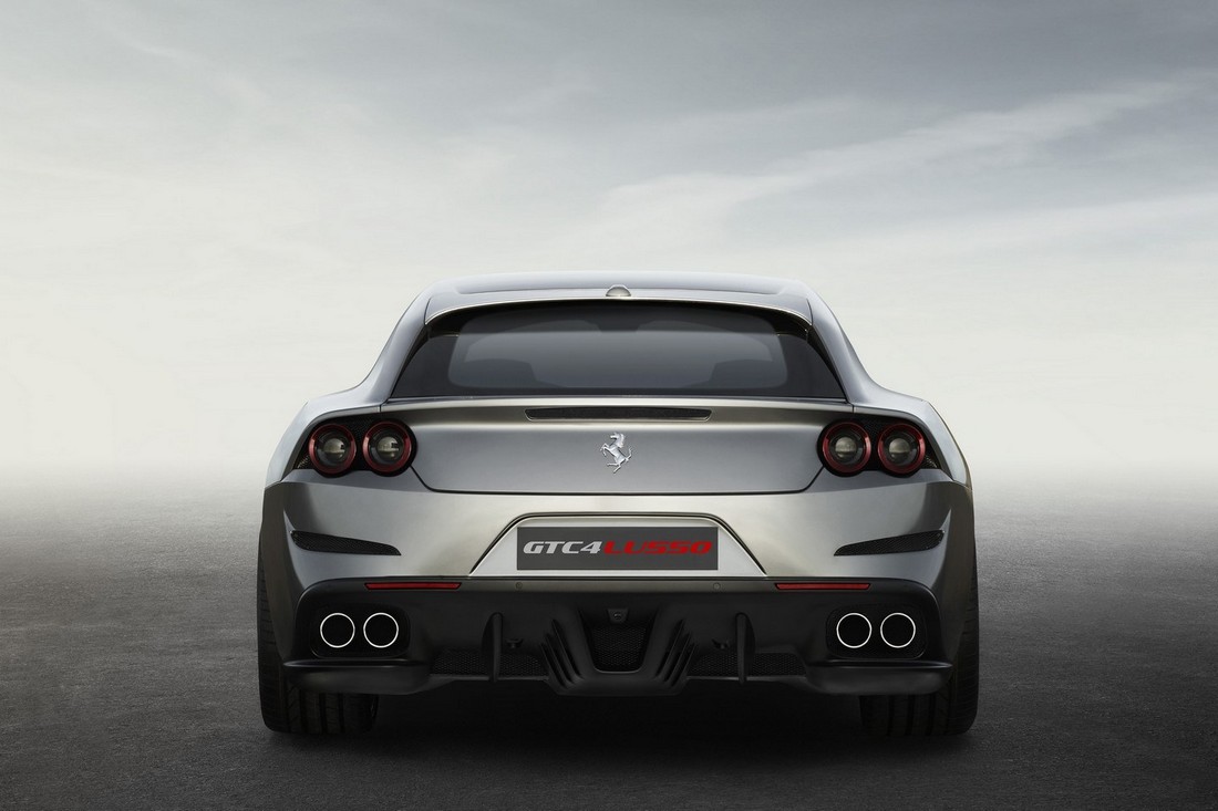 Суперкар Ferrari FF сменил название и стал мощнее