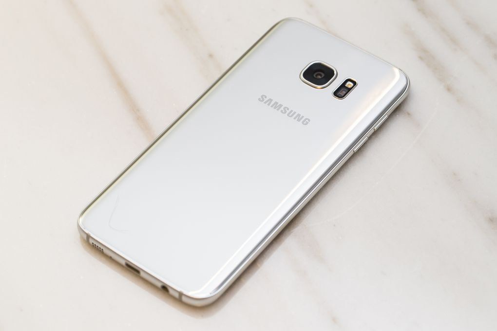 Стартовали продажи Samsung Galaxy S7 и S7 Edge
