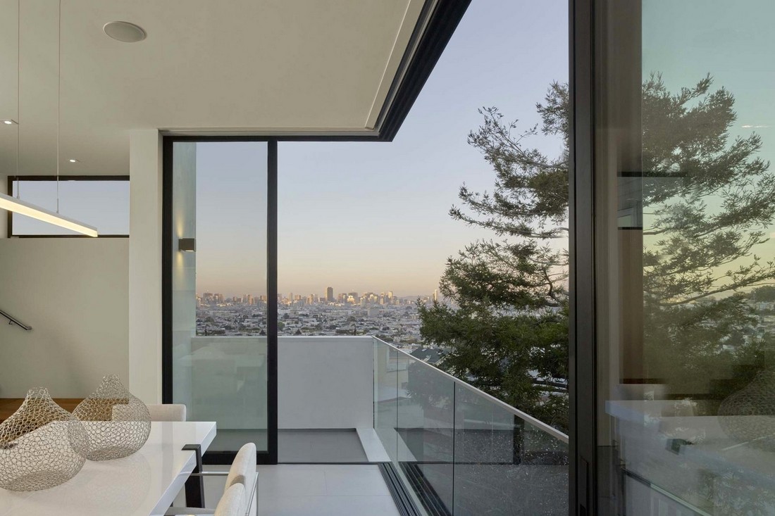 Панорамные окна дома в Сан-Франциско