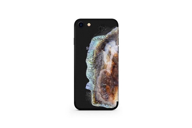 Новый чехол для iPhone имитирует сгоревший Galaxy Note 7