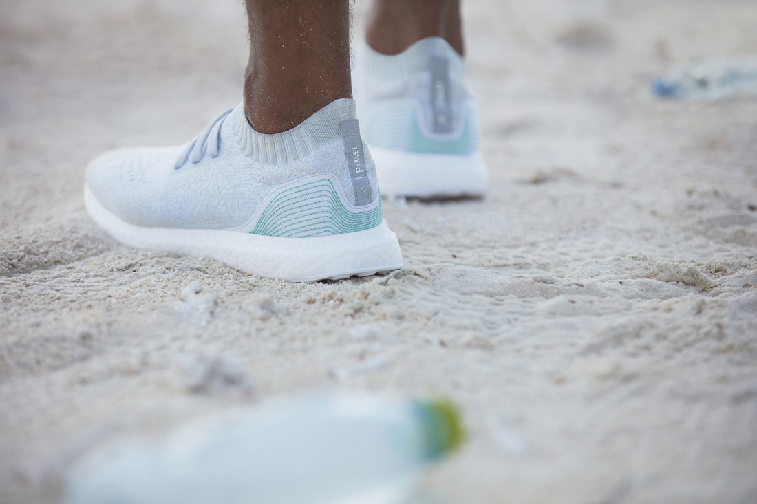 adidas анонсирует продажи первых серийных кроссовок из пластиковых отходов, собранных в океане