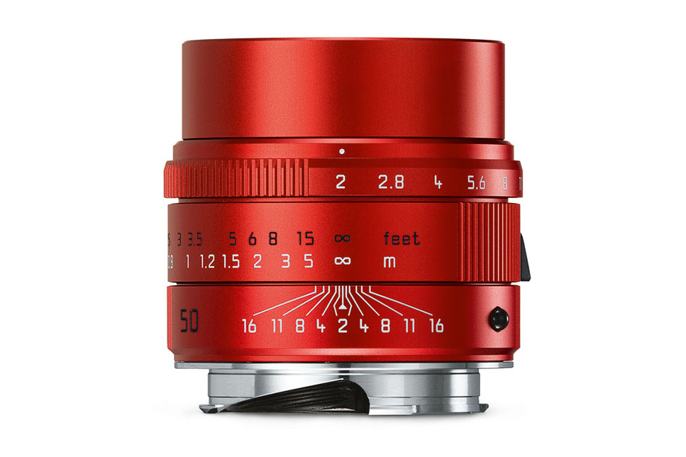 У Leica появился первый красный объектив