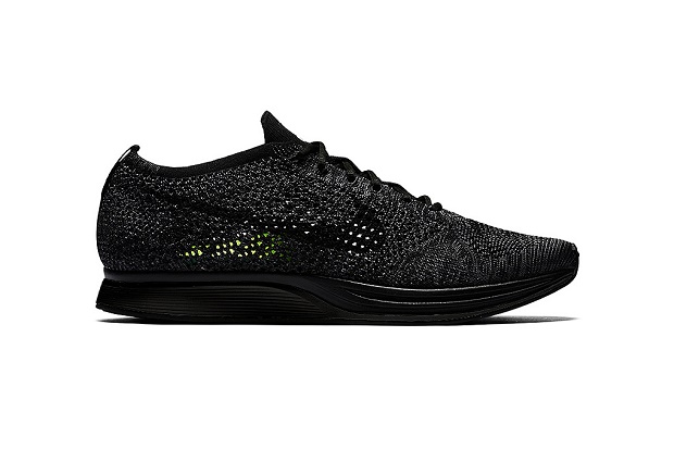 Популярный Nike Flyknit Racer скоро будет предствлен в «тройном черном» цвете