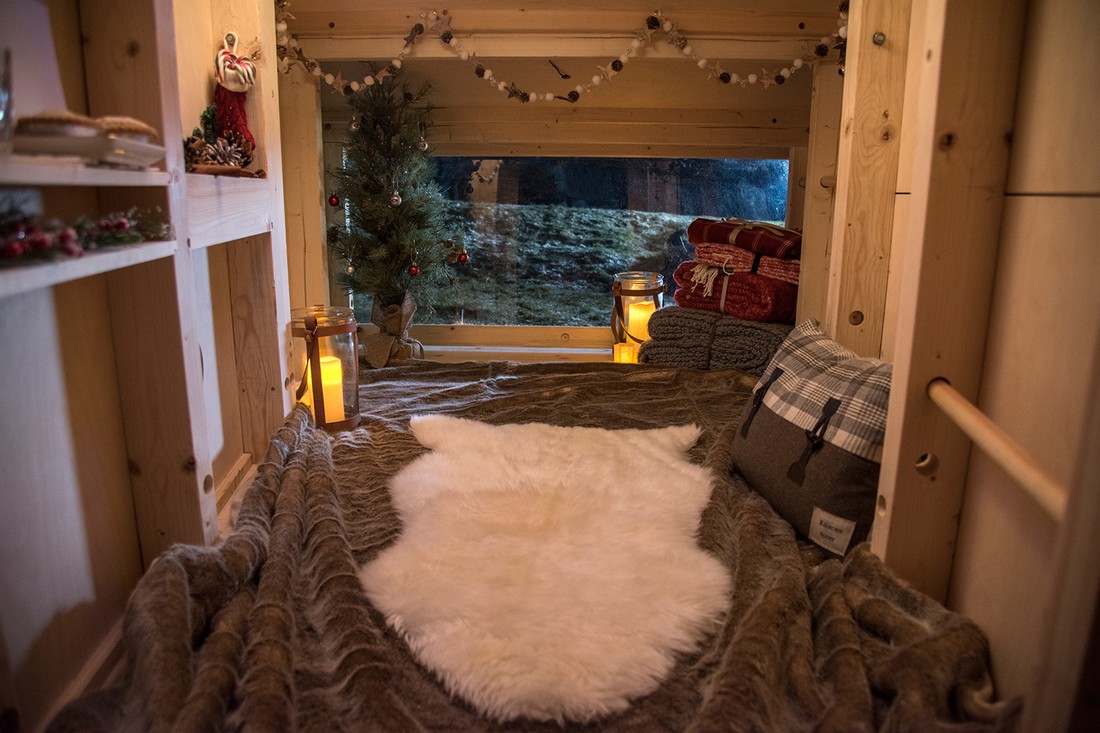 Land Rover построил дом для Санта-Клауса