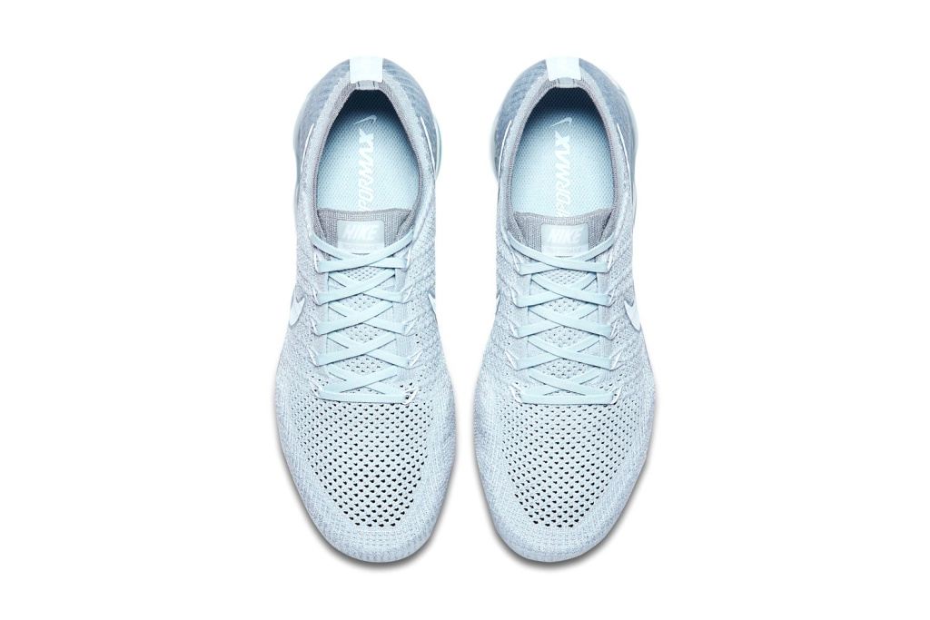 Официальные снимки Nike Air VaporMax в расцветке «Pure Platinum»