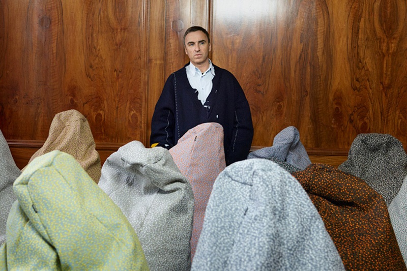 Бывший креативный директор Dior выступил за доступную моду
