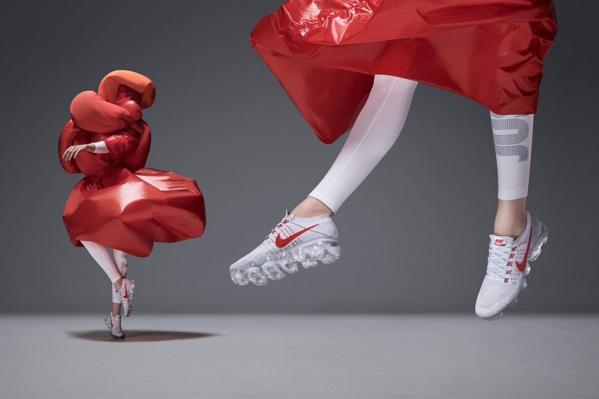 Nike попросили молодых дизайнеров создать образы по мотивам новой модели кроссовок