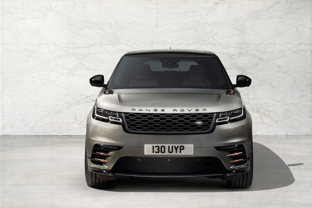 Новую модель Range Rover представили публике