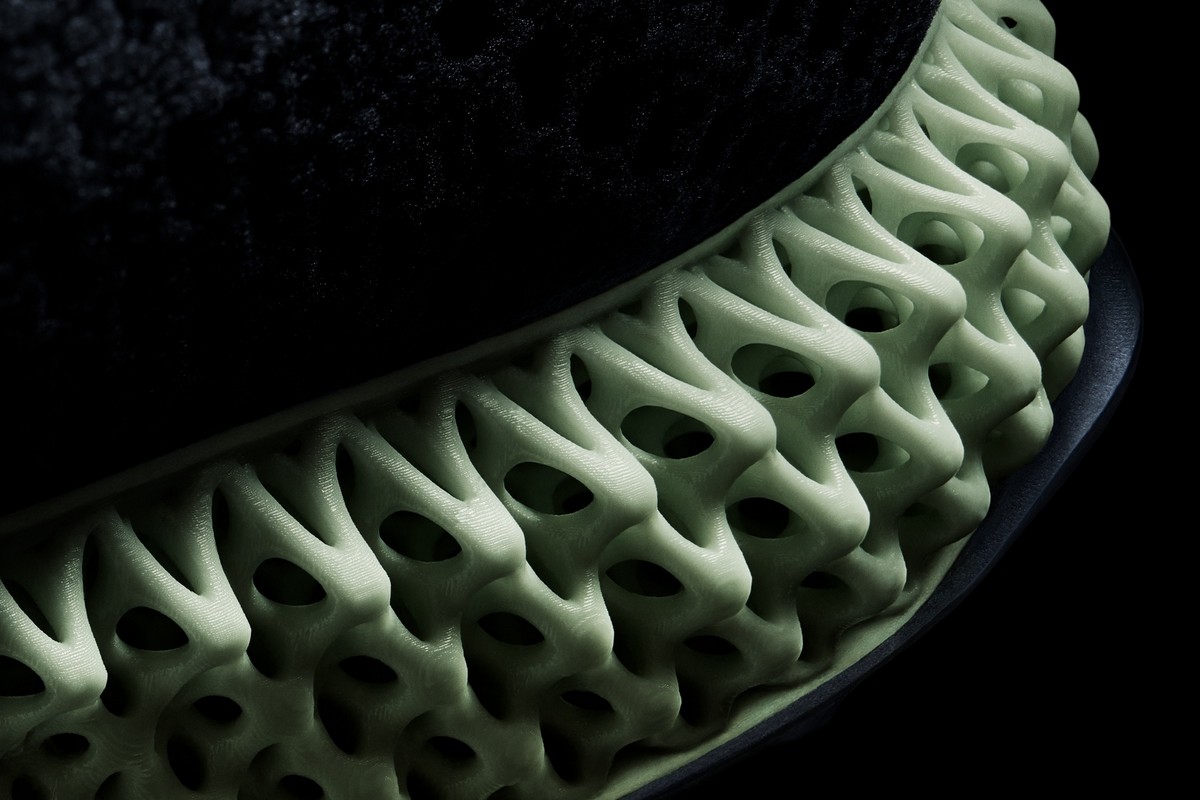 Официальный взгляд на Carbon x adidas Futurecraft 4D