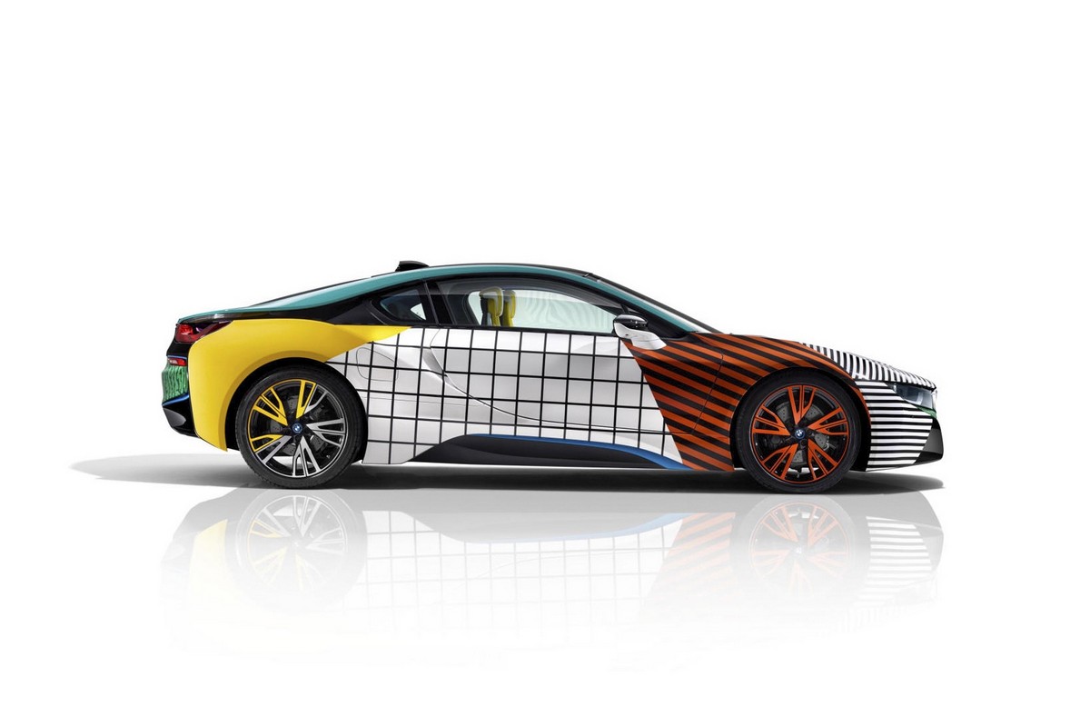 Автомобили BMW i получат стилизацию под 80е, вдохновившись Memphis Design Group
