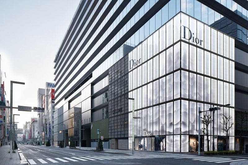 Загляните внутрь нового экстравагантного магазина Dior в Токио