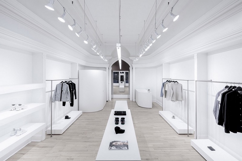 Омар Ганди объединил минимализм и монохромность в дизайне магазина в Галифаксе