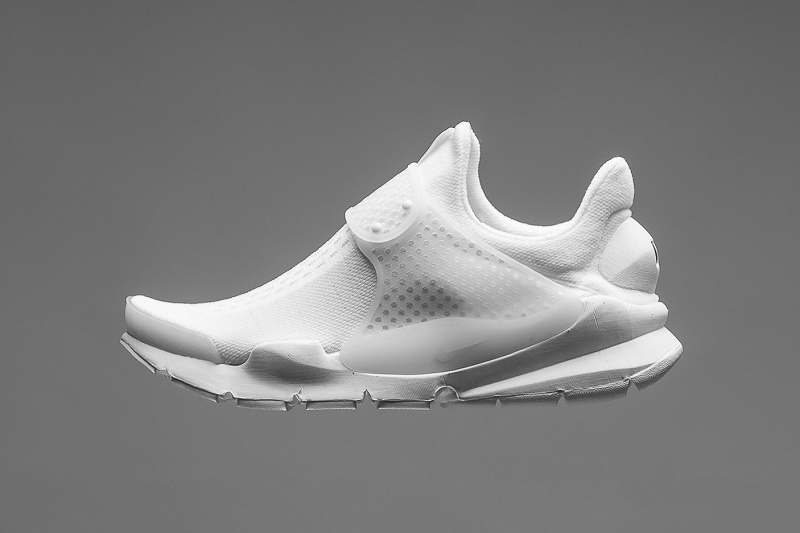 Nike представляет модель Sock Dart в цвете «Triple White»