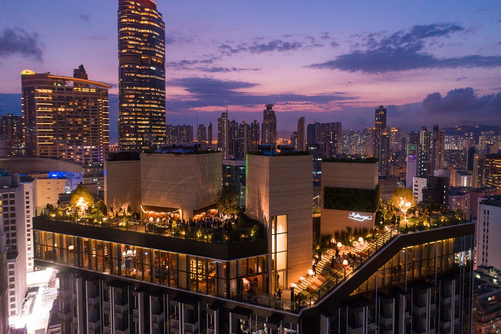 Концепт нового парка на крыше многоэтажки в Гонконге