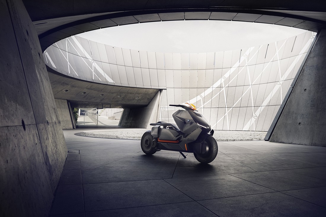 BMW Motorrad показал электроскутер будущего