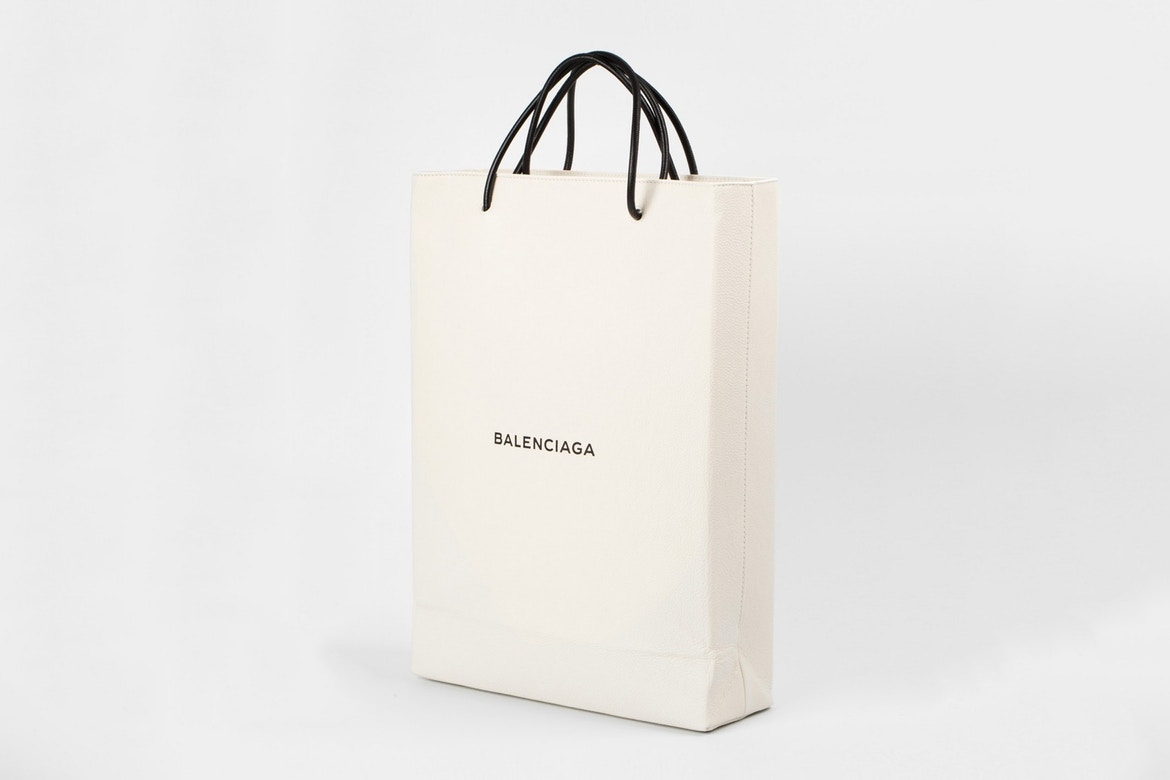 Balenciaga представляет пакет для покупок за $1,100 USD